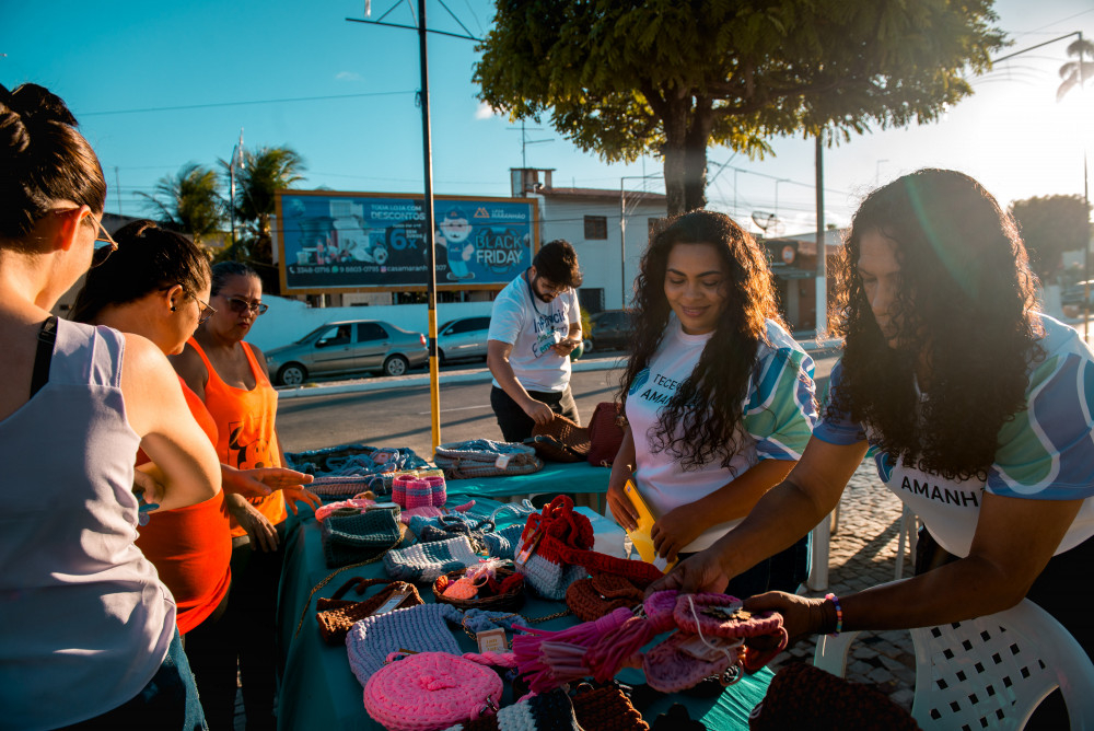 Erradicação da pobreza e desenvolvimento sustentável: capacitação em moda tira 48 mulheres do lixão