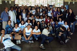 Alunos ampliam horizontes profissionais na I Feira de Profissões na E.M. Eurico Salles