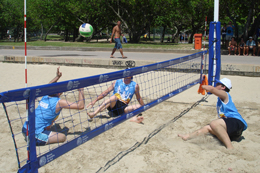 Inscrições abertas para o Volei Sentado de Praia- esporte inclusivo