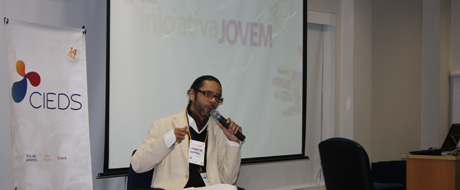 Jovens aprendem a transformar ideias empreendedoras em negócios