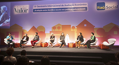 Programa aproxima familiares das escolas