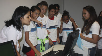 Alunos vão a uma das escolas mais inovadoras do mundo