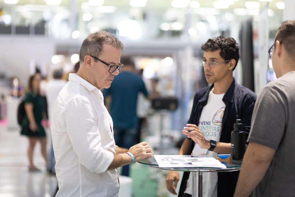 Em ano de eleição, é importante lembrar: para escalar o impacto, é preciso garantir a democracia