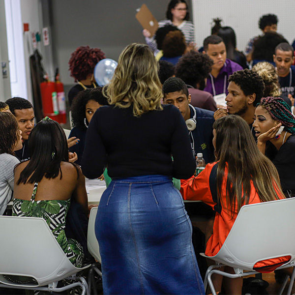 Inteligência artificial ajuda estudantes e educadores no Piauí